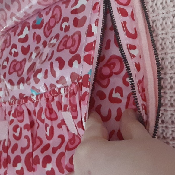Impressions X Hello Kitty Cosmetic Bag - Picture 9 of 11